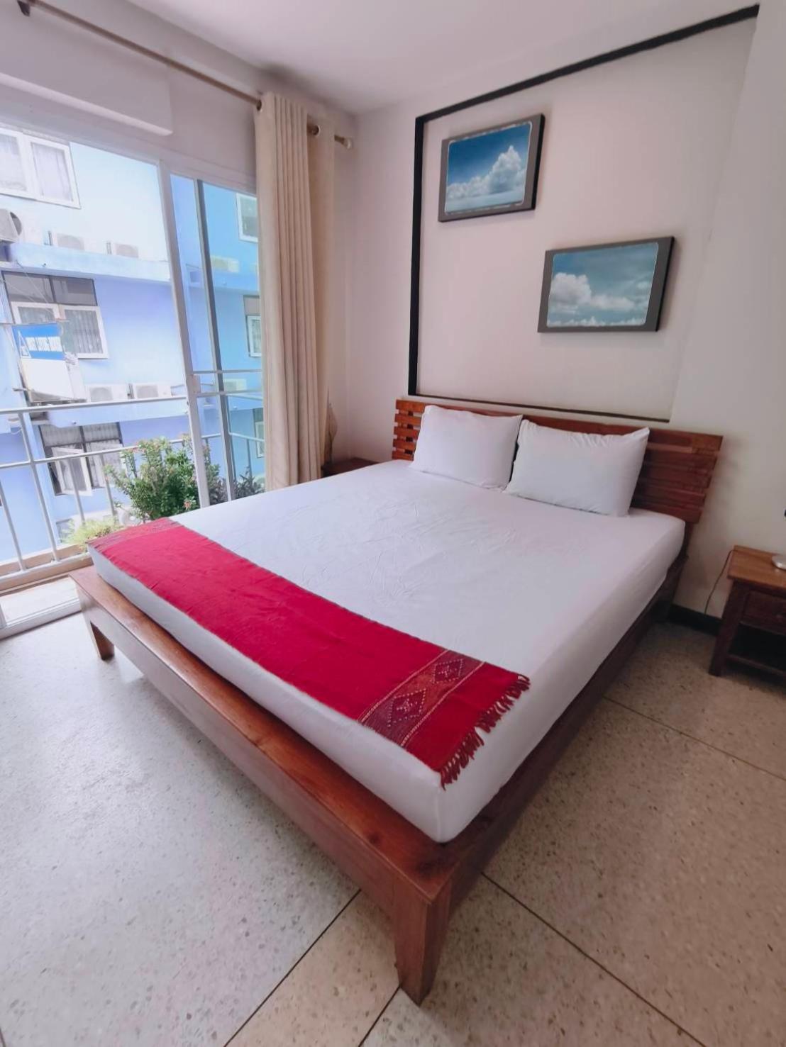 Apartment Cloud No 4 Green N Quiet Heart Bkk With A Balcony *