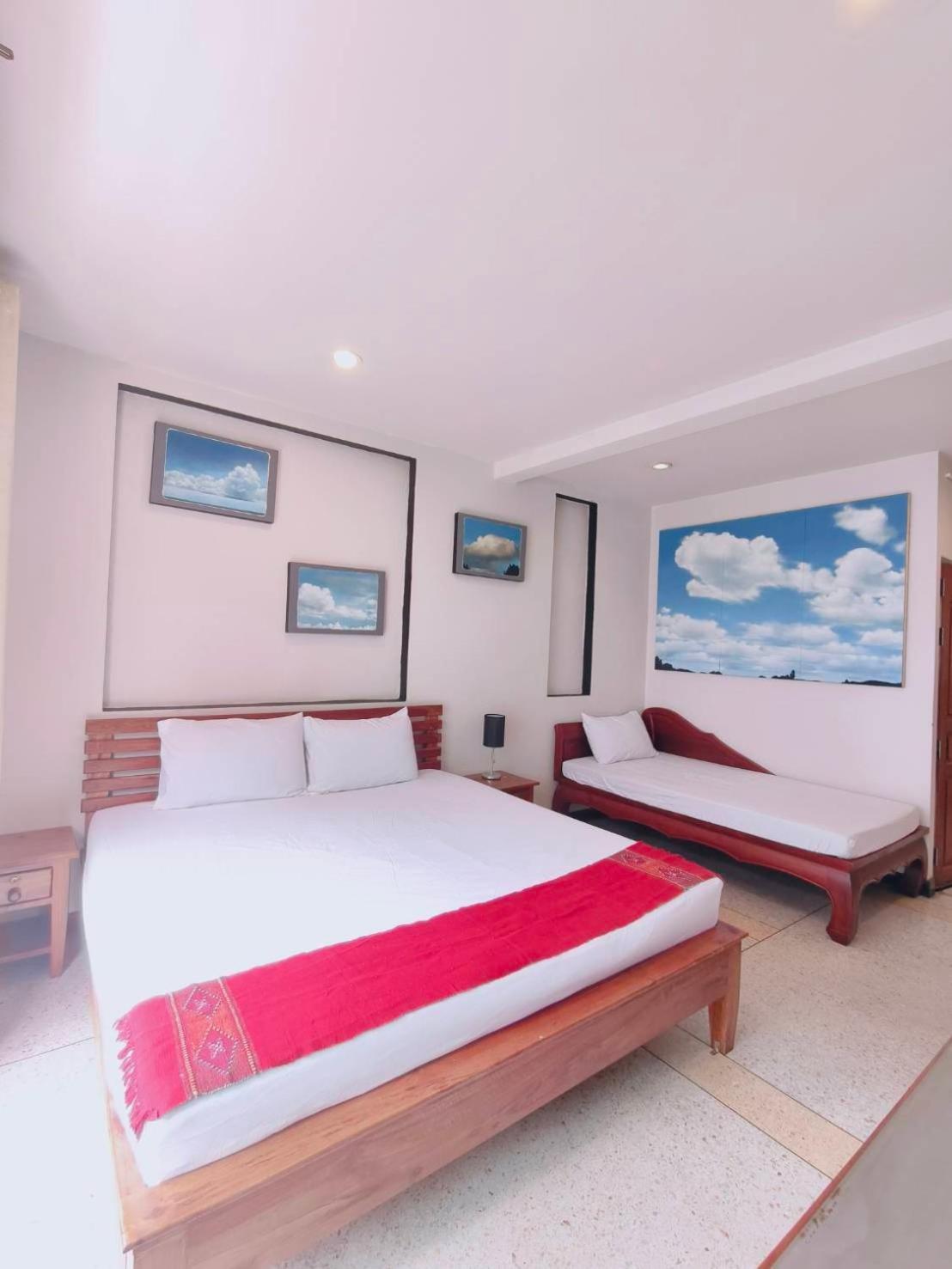 Apartment Cloud No 4 Green N Quiet Heart Bkk With A Balcony